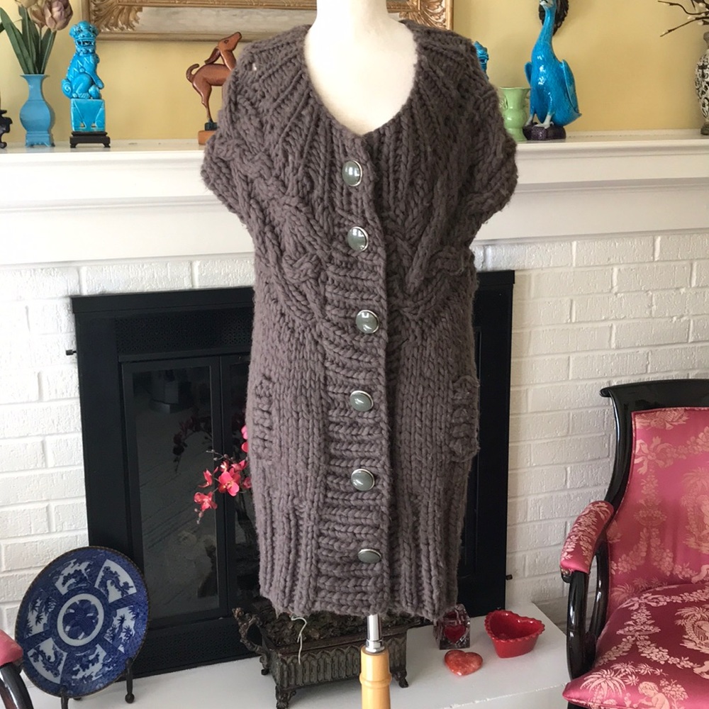 Sweater/Vest/Coat by Twinkle Wenlan